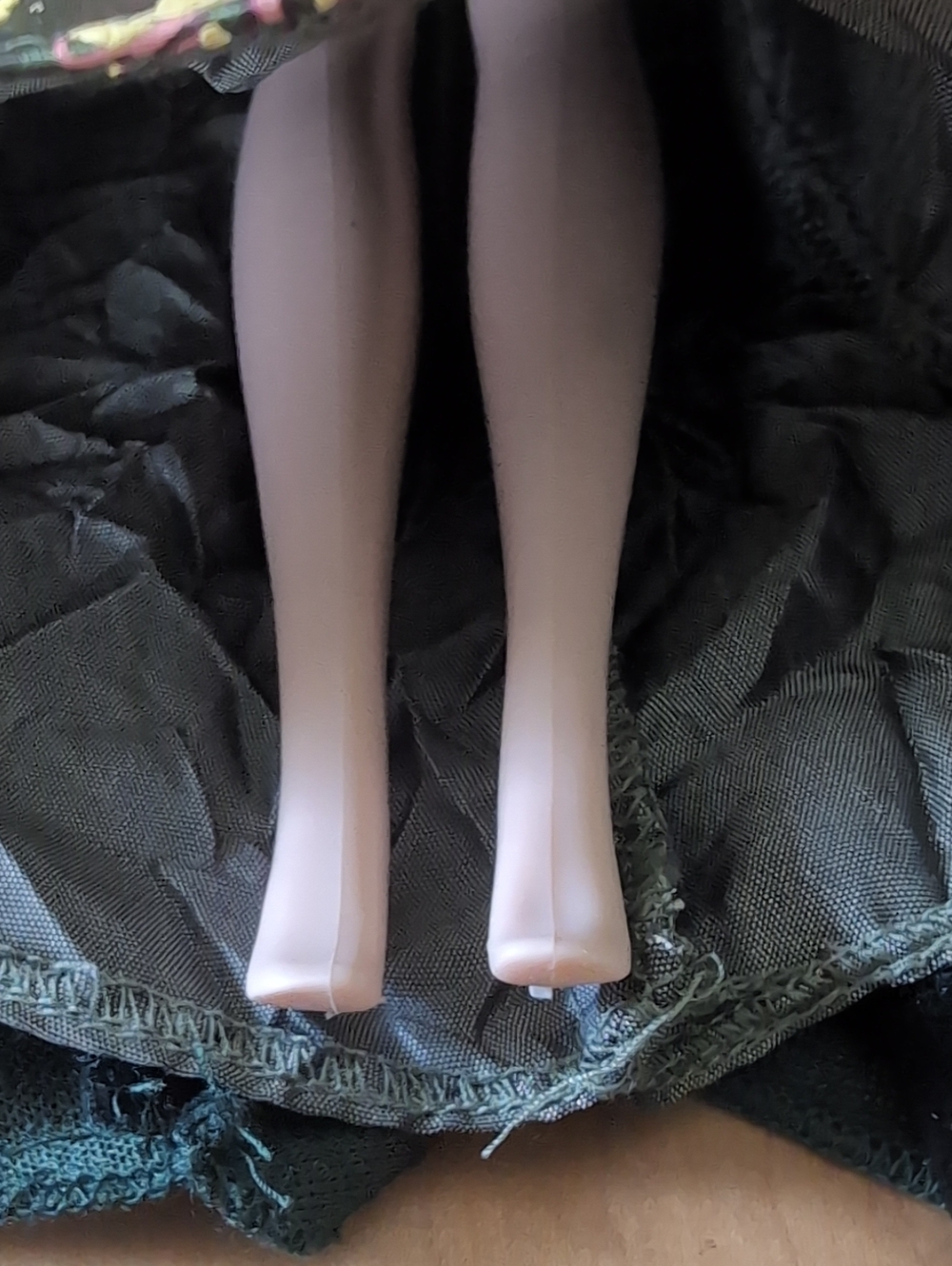 Dolls Of The World Princess Of Ireland Barbie - Picture 6 of 7
